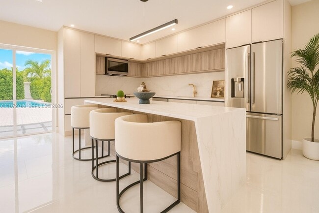 Building Photo - 1399 NE 38th St