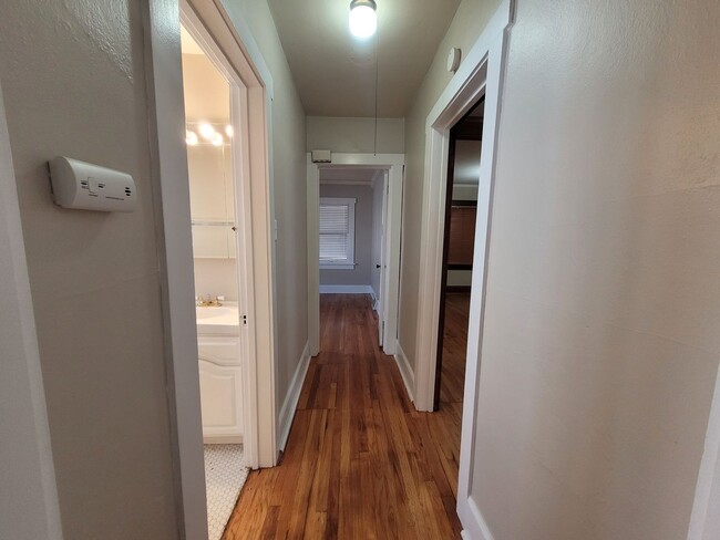 Building Photo - Two bedroom home, beautiful hardwood floors!