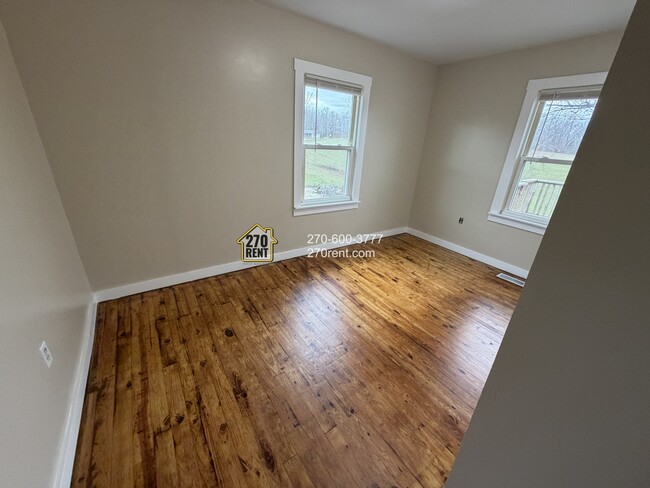 Building Photo - 3145 Old State Rd