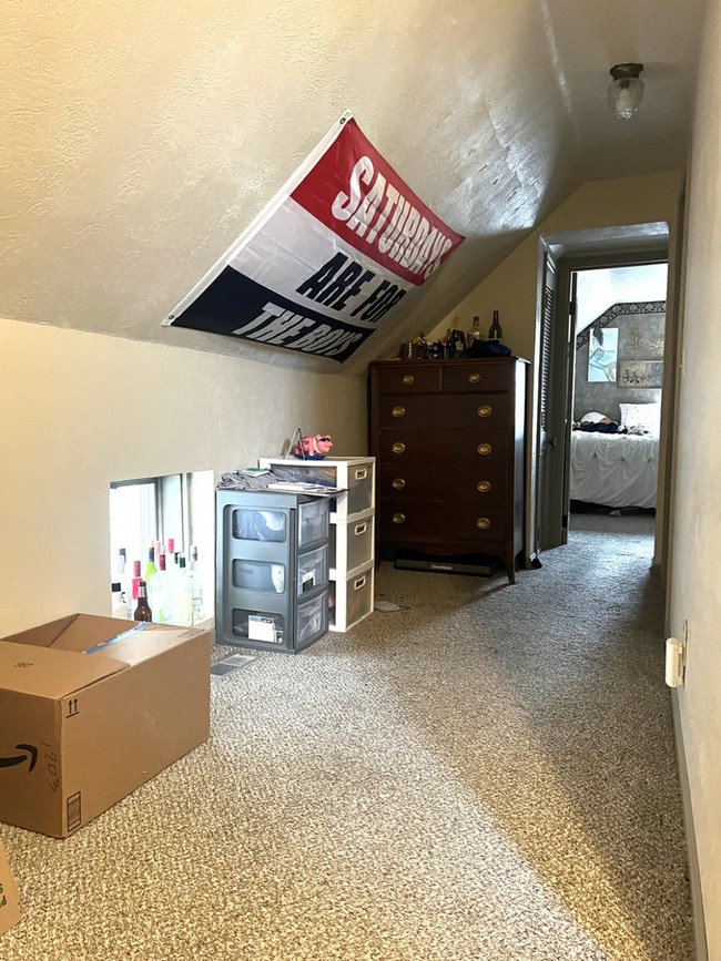 Building Photo - 933 S 4th St