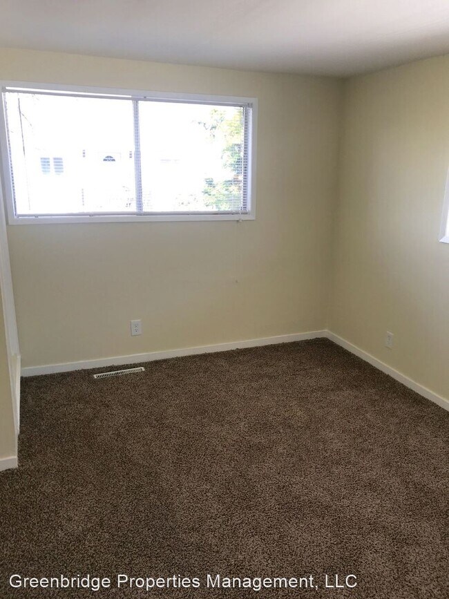 Building Photo - 4 br, 2 bath House - 4214 NE Highland Ct.