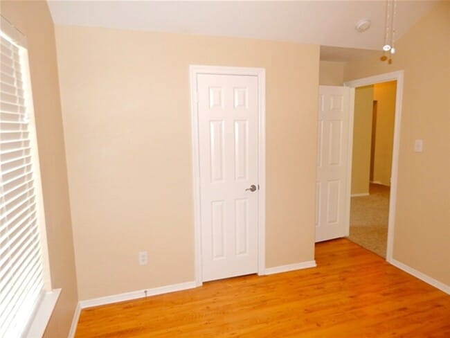 Building Photo - 814 Levi Bend