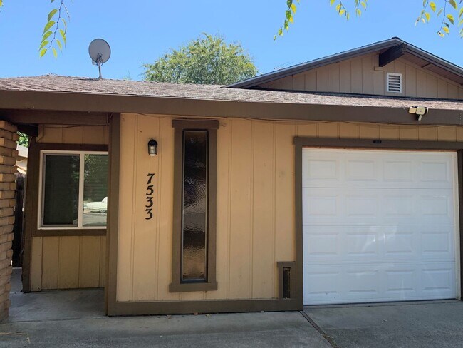 Primary Photo - 7533-7535 Gallant Circle