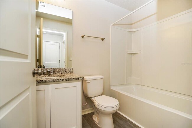 Building Photo - 2922 W Higgins Pl