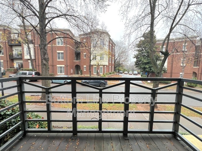 Building Photo - 738 Garden District Dr