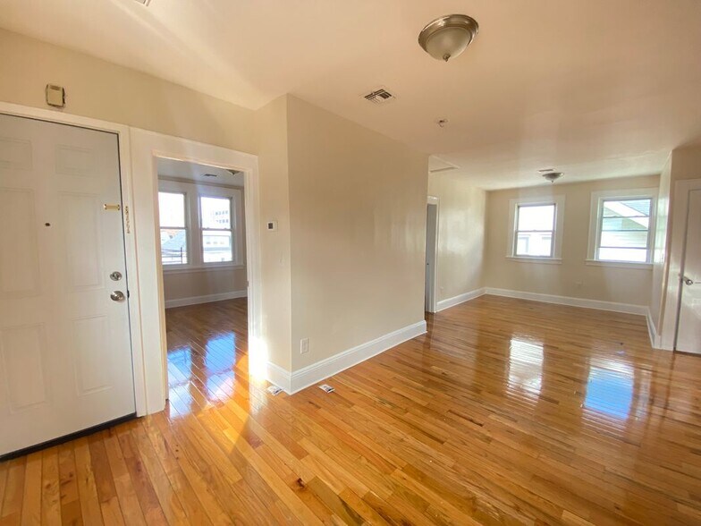 Building Photo - 202 Weequahic Ave
