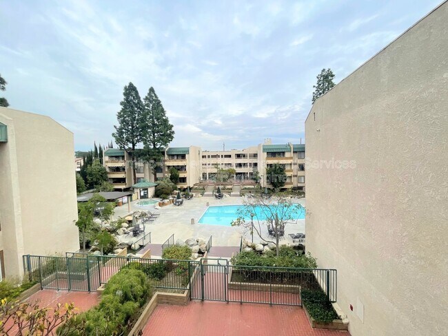 Building Photo - 12121 Centralia St