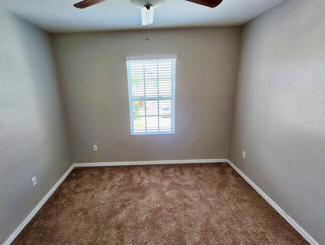 Building Photo - 335 Arbor Lakes Dr