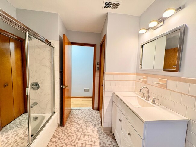 Building Photo - Sprawling Brick Ranch with Huge Lot & Garage in Prime Nottingham Location