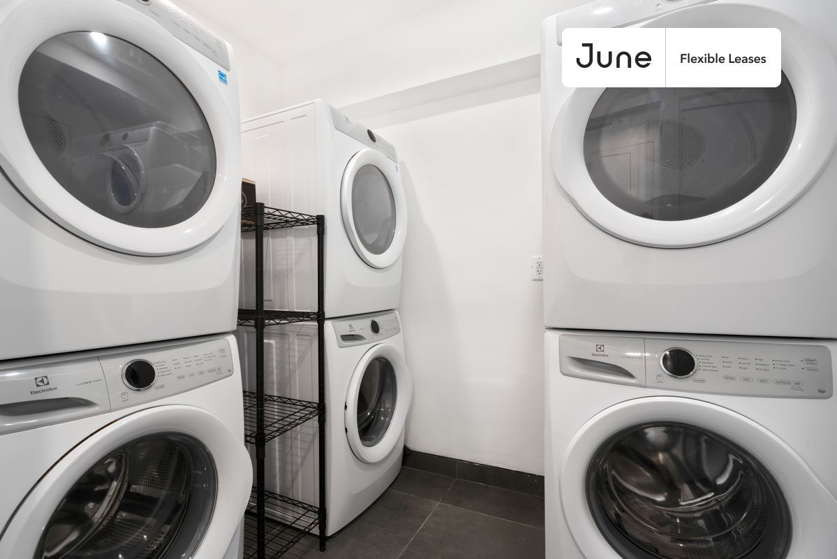 Building Photo - Stylish Private ROOM in Bed-Stuy