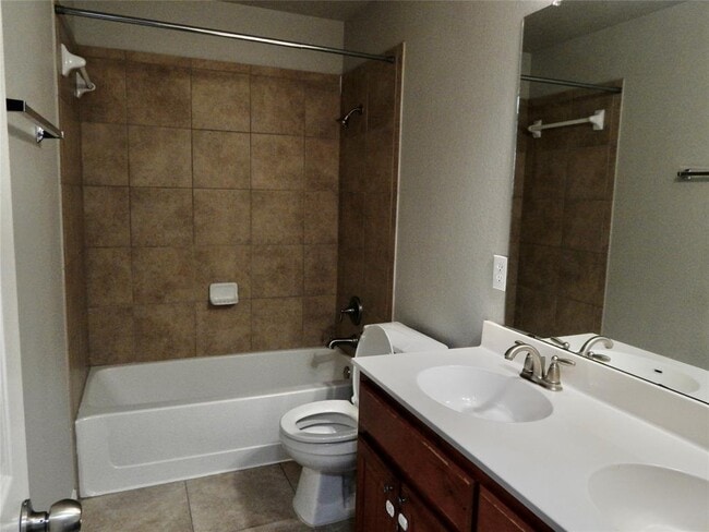 Building Photo - 1110 Willowbrook Dr