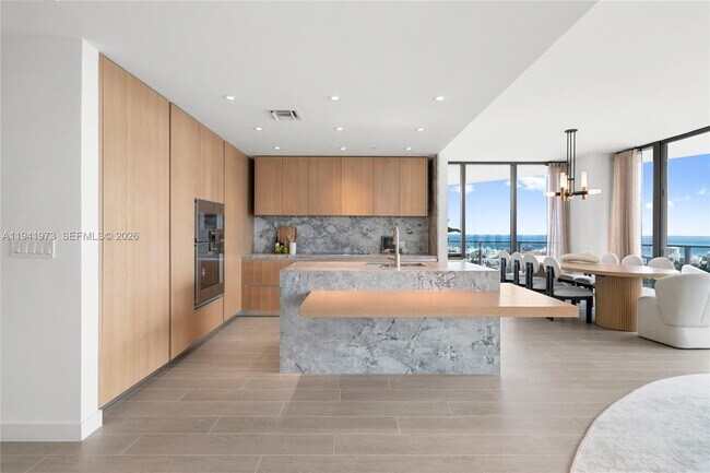 Building Photo - 500 Alton Rd