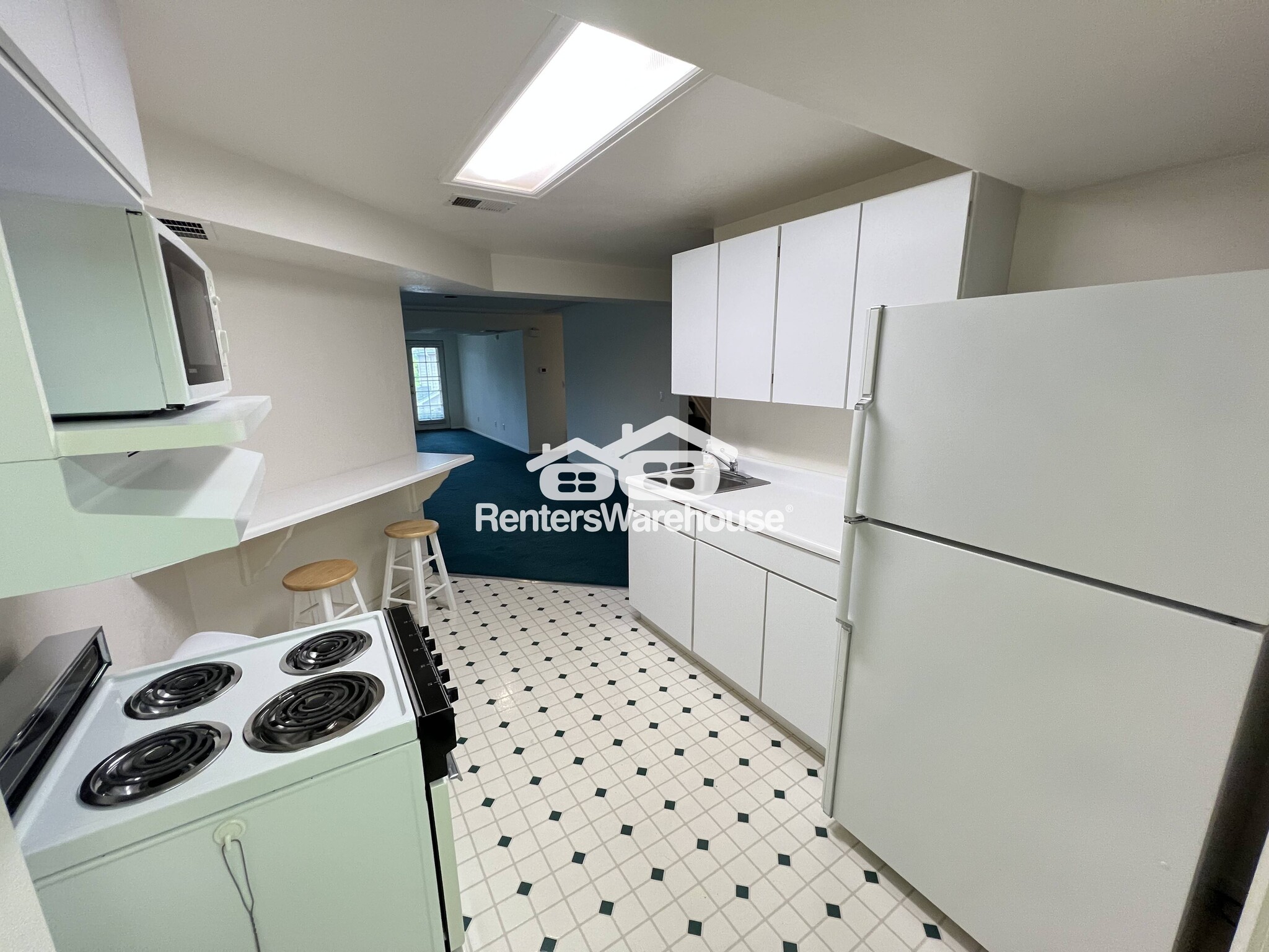 Building Photo - 9147 Woodland Dr