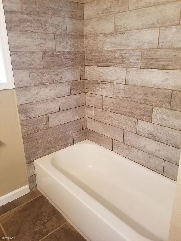 Building Photo - 7065 Bellfort Ave