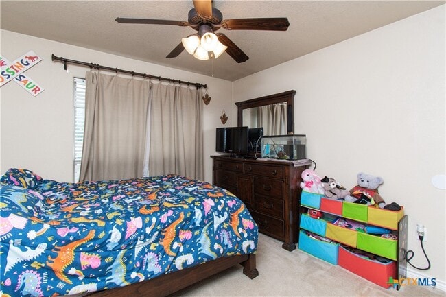 Building Photo - 305 Hedy Dr