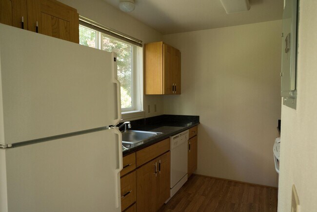 Building Photo - Modern 2-Bed / 2.5-Bath Condo Near OHSU — ...