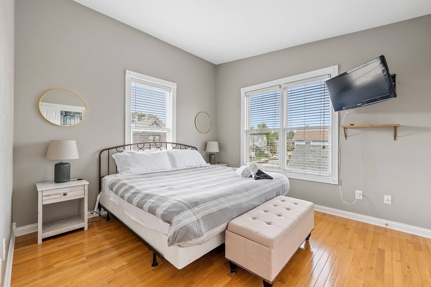 Building Photo - 950 N 6th St