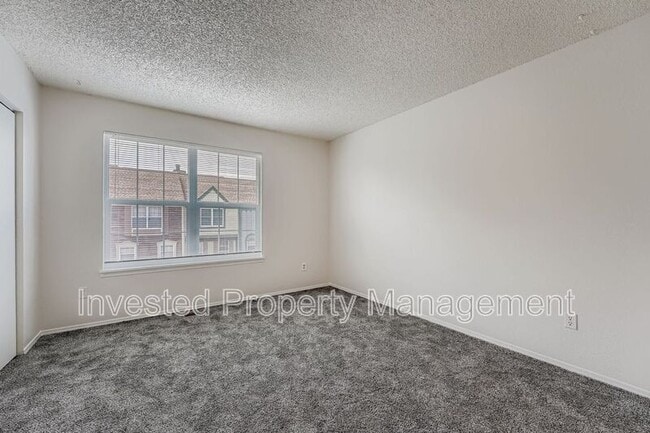 Building Photo - 12032 E Ford Cir