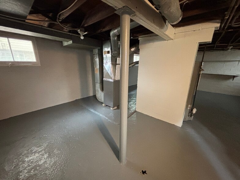 Building Photo - 3524 Leybourn Ave