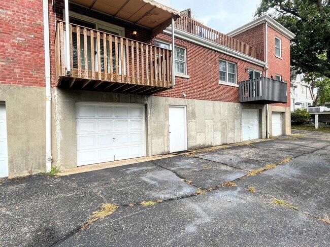 Building Photo - 215 Fort Mitchell Ave