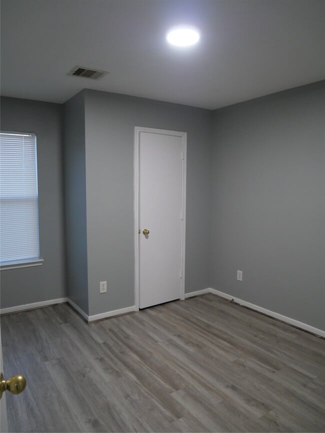 Building Photo - 11931 Panay Village Cir