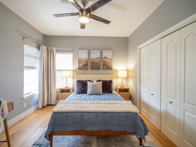 Building Photo - 6000 Shepherd Mountain Cove