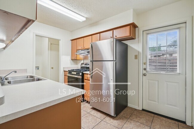 Building Photo - 6604 Cherryleaf St