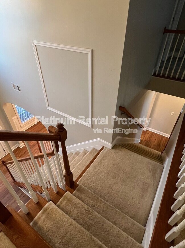 Building Photo - 7170 Belcrest Dr