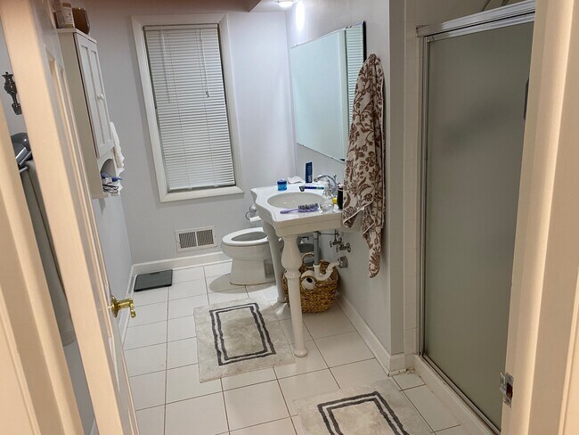 Building Photo - 996 Castlegate Ct