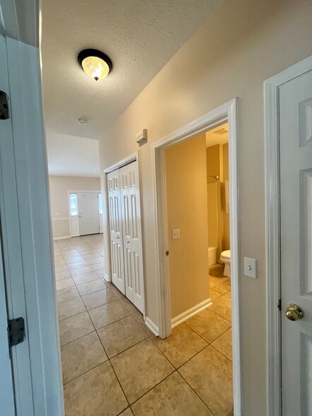 Building Photo - 6214 E Azalea Ave