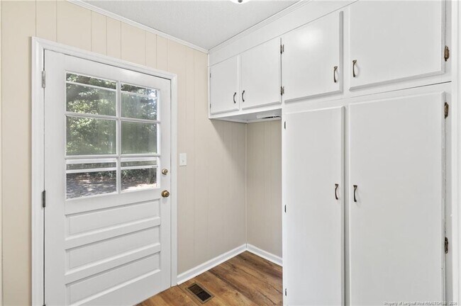 Building Photo - 309 Kenwood Dr