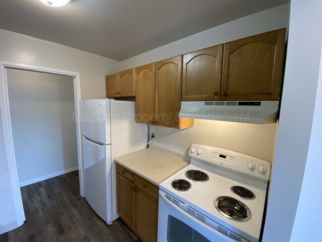 Building Photo - 7598 Gales Ct