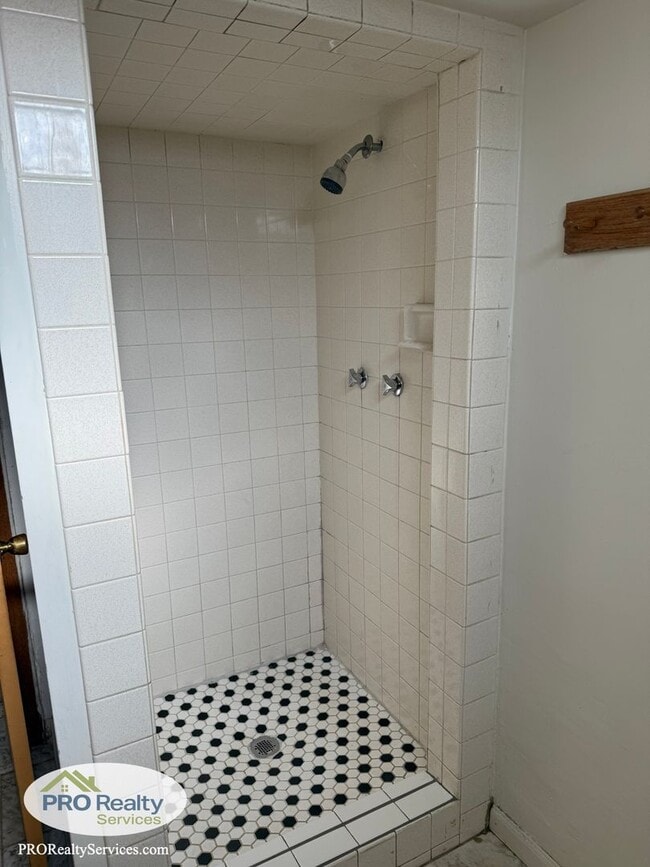 Building Photo - 4 Bedroom Home in Richfield