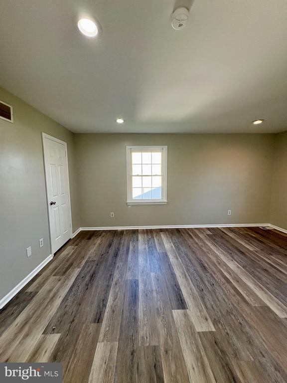 Building Photo - 106 Sunset Way