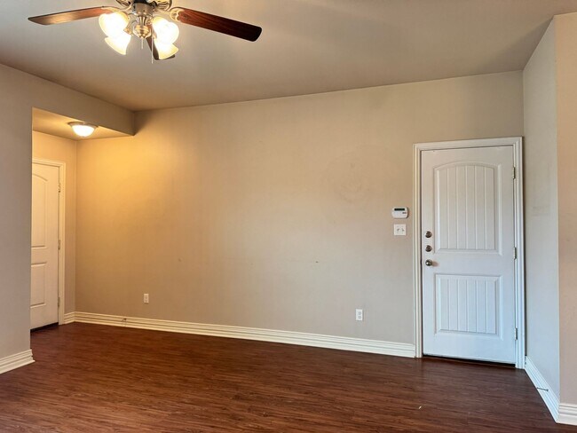 Building Photo - 311 Princess Place