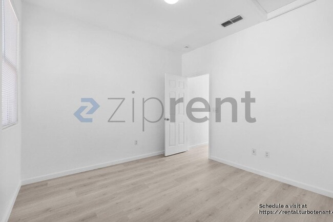 Building Photo - 10923 Tower Park Dr