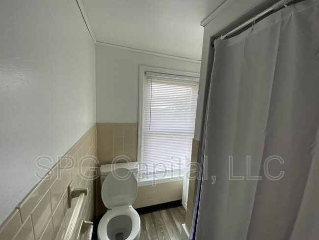 Building Photo - 336 S Second St