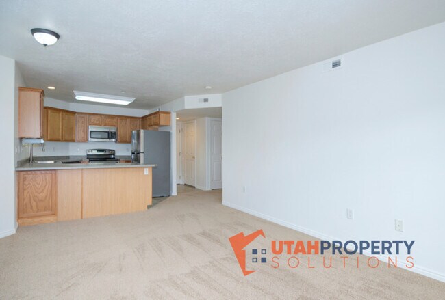 Building Photo - 2101 N Aurora Way