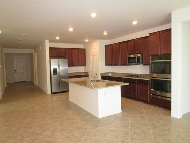 Building Photo - 10242 S Pantano Knolls Dr