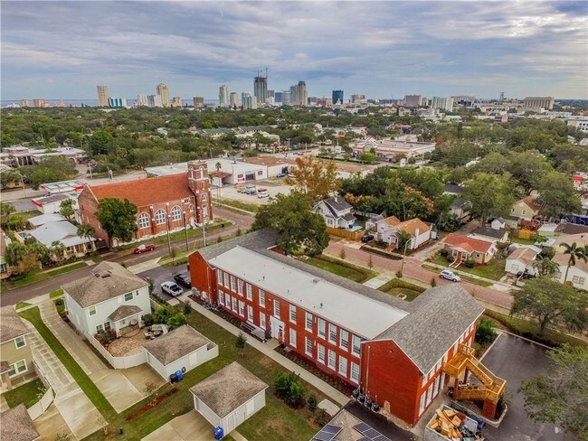 Building Photo - 1090 10th St N