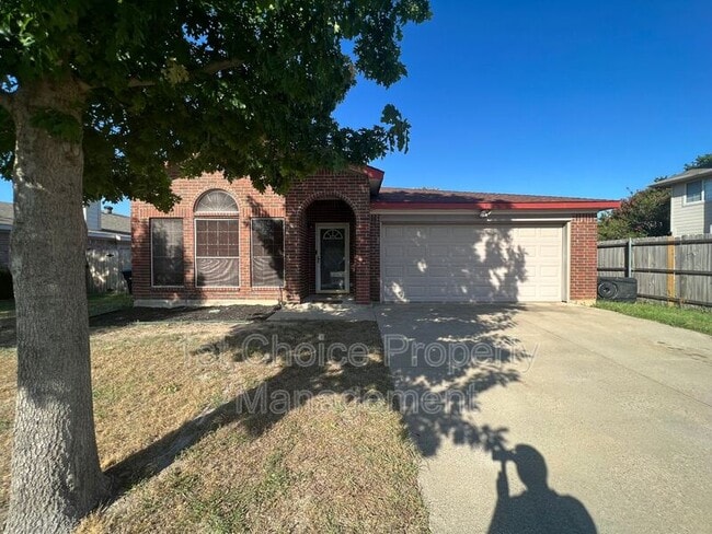 Building Photo - 7904 Fox Chase Dr