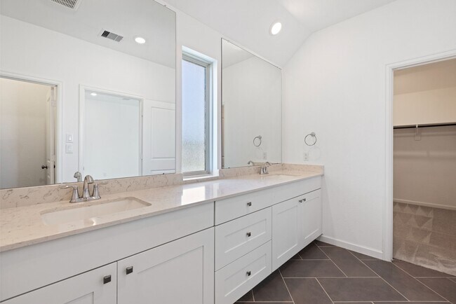 Building Photo - 4914 Chester Lk Ln