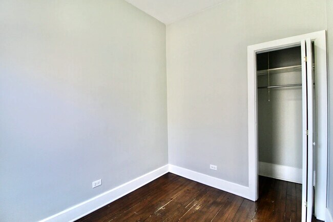 Building Photo - 1709 S Racine Ave