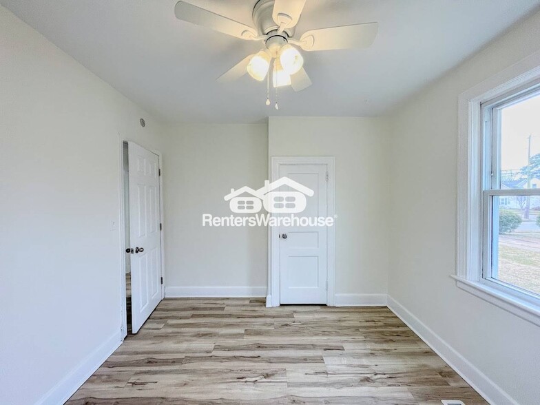 Building Photo - 4862 Norvella Ave
