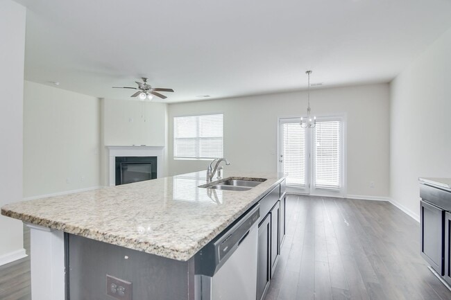 Building Photo - 1115 Sims Dr