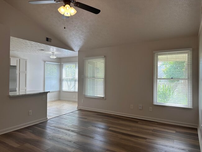 Building Photo - 969 Ridgebrook Rd