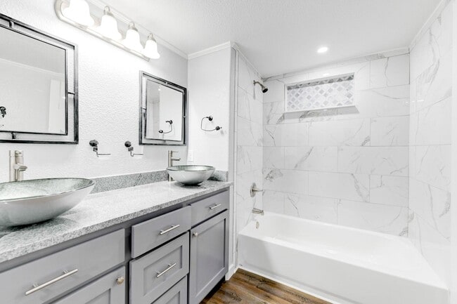 Building Photo - Available NOW!!!! Beautiful 1 story, 3 bedroom, 2 bath home.This is exactly what you have been lo...