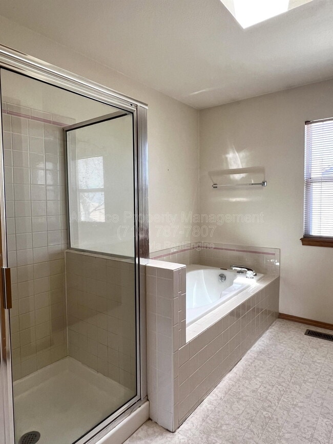 Building Photo - 6436 Peak Vista Cir