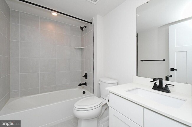 Building Photo - 500 Sterling Dr