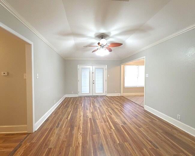 Building Photo - 308 Lakeview St